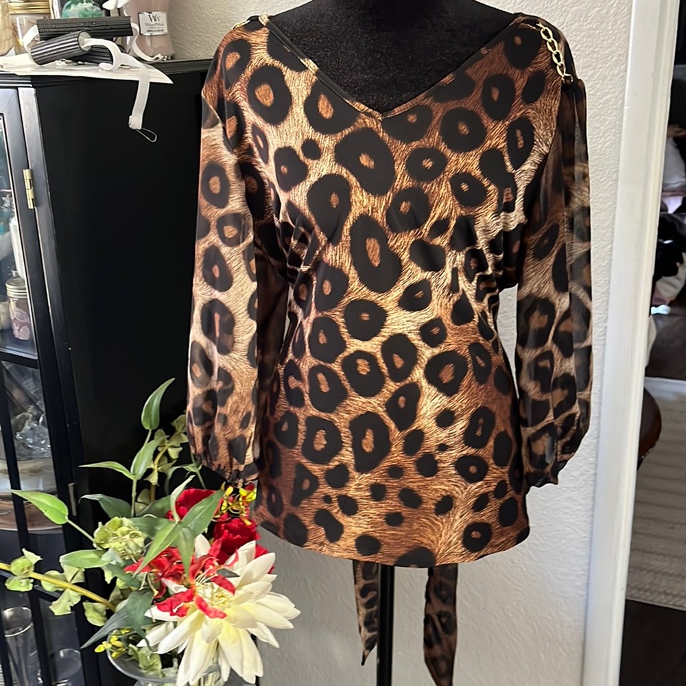 Adele and May animal print top with a chain detail on the shoulders tie back new